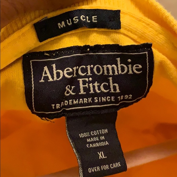 Men’s Yellow Short Sleeve Abercrombie tee - Picture 4 of 4